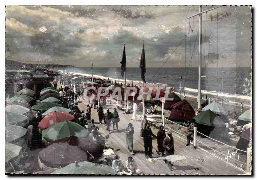 CPM Deauville Trouville Calvados les planches au Bar du Soleil 