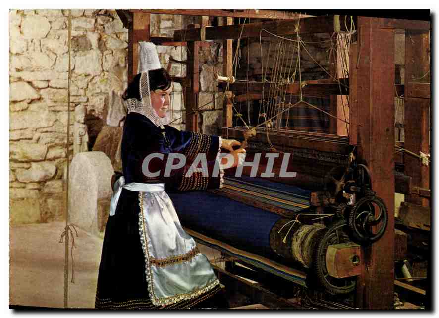 CPM L'Artisanat en Bretagne les Tissages de Locmaria a Quimper 