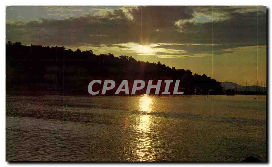 CPM La Cote d'azur Varoise le Lavandou Coucher de Soleil 