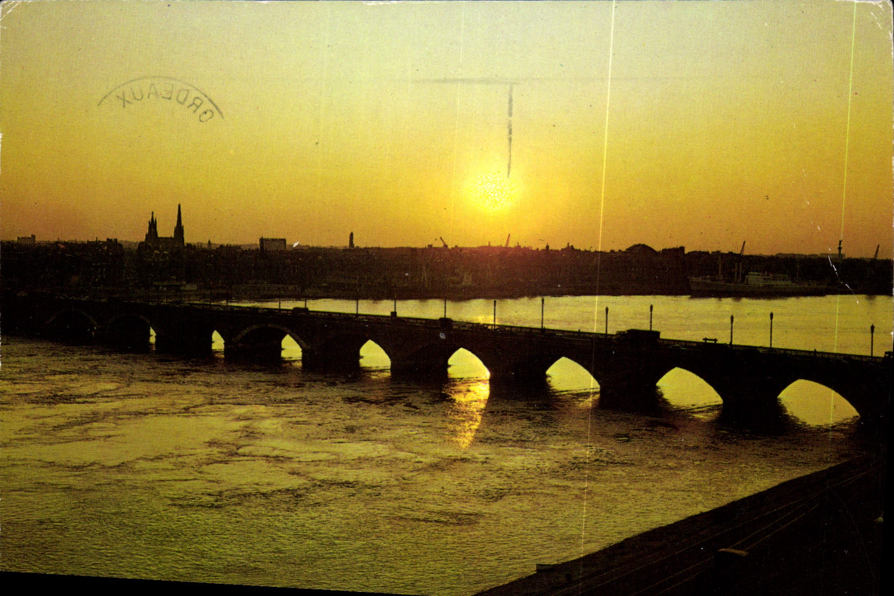 Bordeaux — Coucher de soleil et le Pont de pierre — Éditions 'LA CIGOGNE'