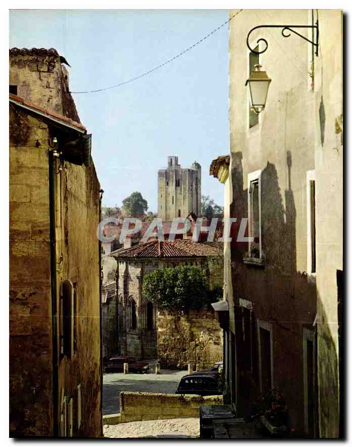 Saint-Émilion — Rue de la Trinité avec perspective sur l'Abside de la Trinité et le Château du Roi — Imprimeur Combier (71, S.&L.)