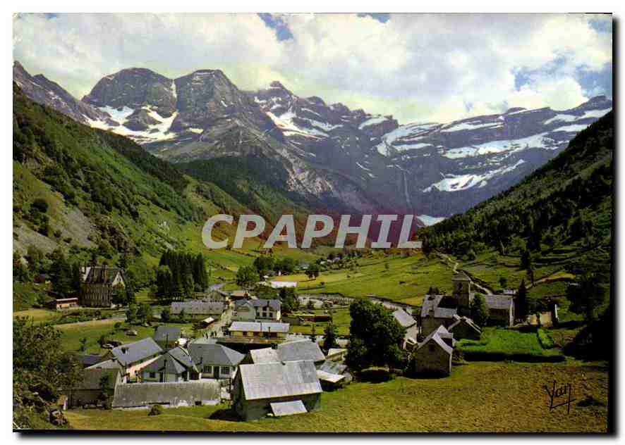 CPM Nos Belles Pyrenees Gavarnie H P le Village et le Cirque 