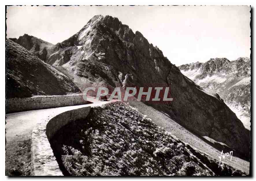 Le Tourmalet (Htes-Pyr.) — La route à l'arrivée au Col (2114 m) — Les Épiciens d'Art, Paris