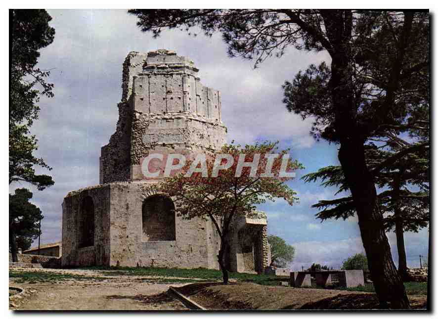 CPM La Rome Francaise Nimes Jardin de la Fontaine la Tour Magne le plus ancien monument de France 