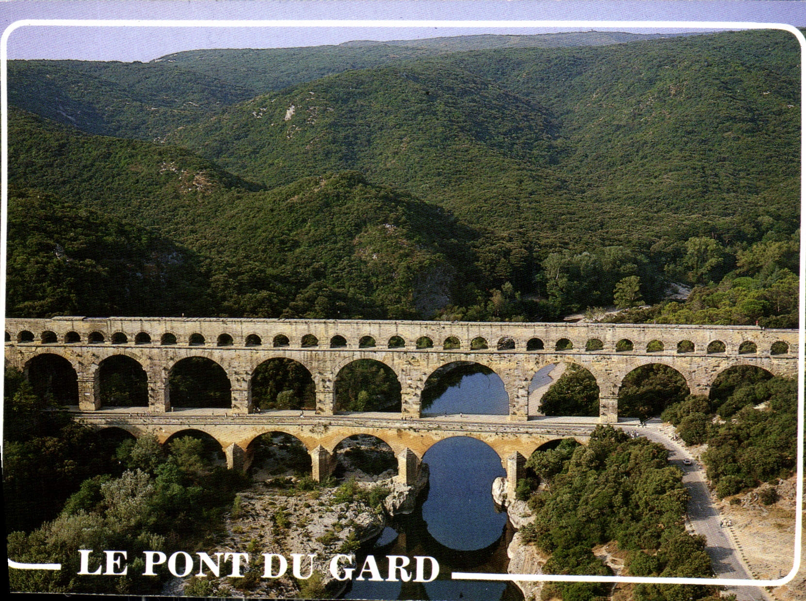 CPM Le Pont du Gard Aqueduc Romain construit vers l'an 19 avant J C 
