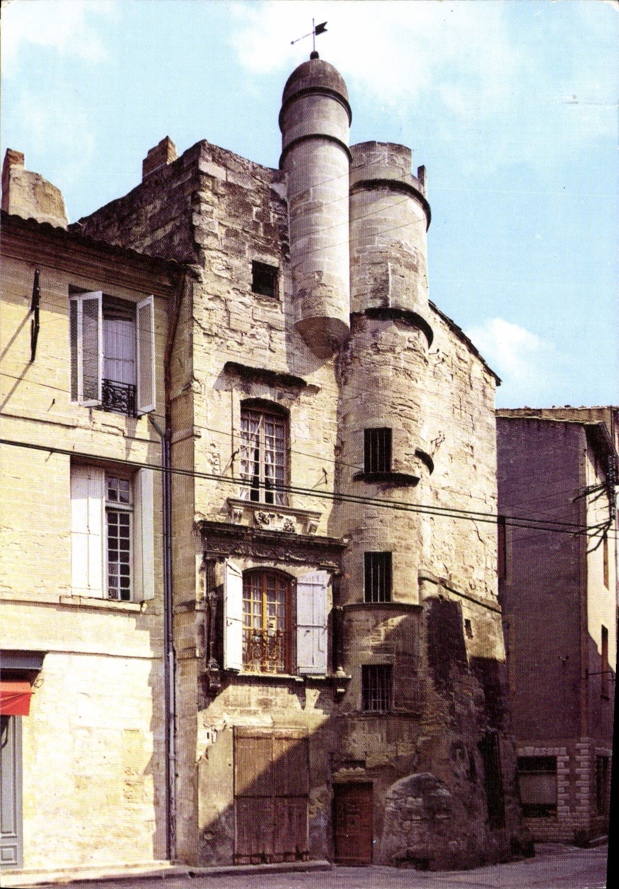 Uzès (Gard) — Hôtel Dampmartin, ancienne résidence des Ducs d'Uzès — Éditions 'SL'