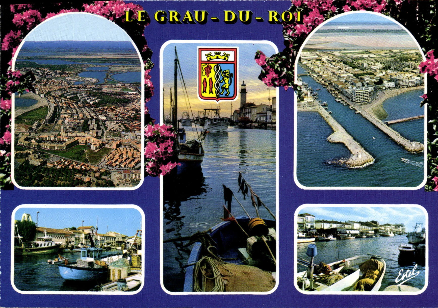 CPM Le Languedoc Le Grau du Roi Gard Vue generale le chenal et le phare les jetees les quais du chen