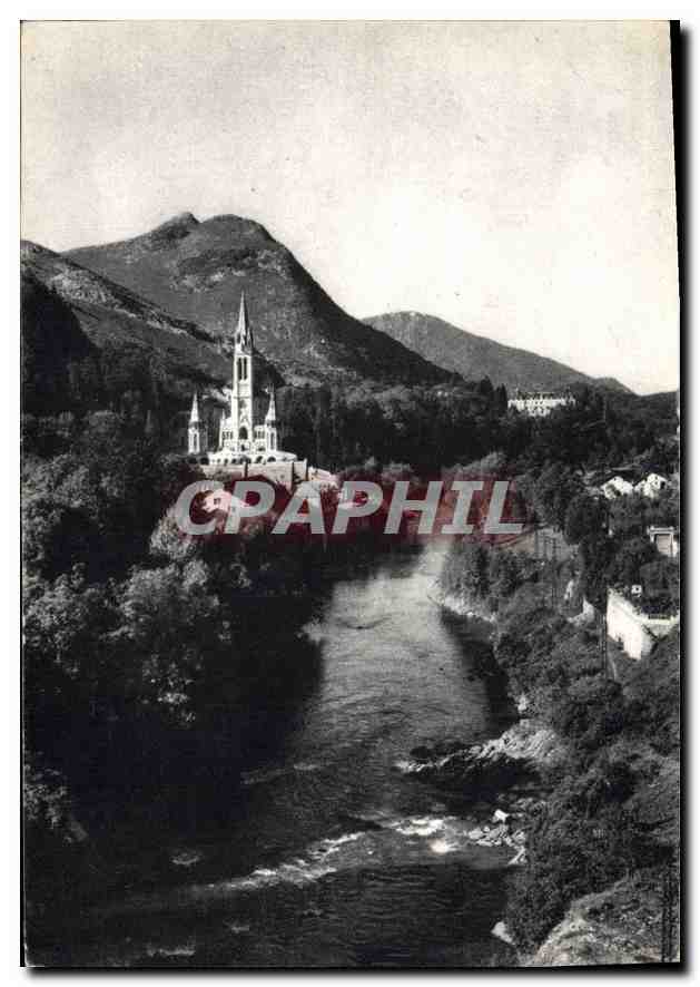 CPM N D de Lourdes La Basilique et le Gave 