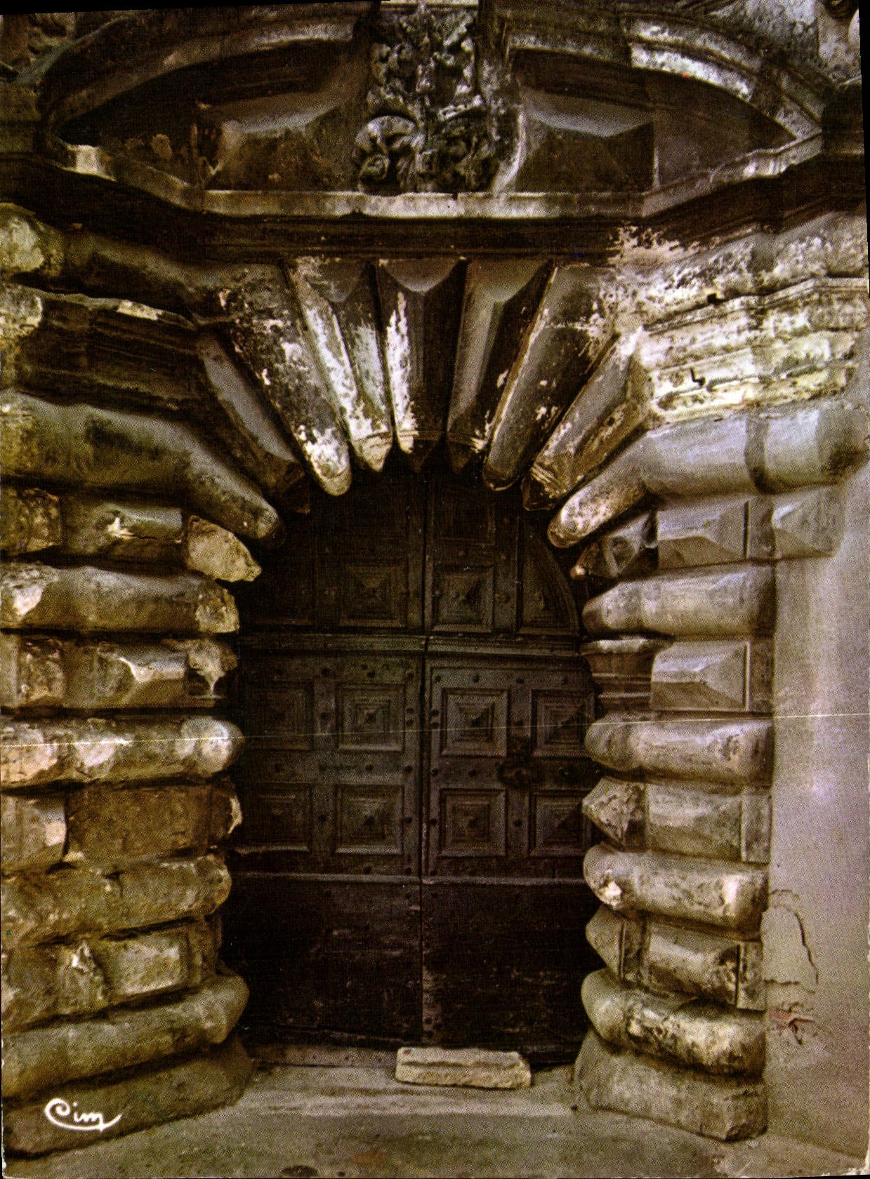 CPM Uzes Gard les Duche de France La Porte Louis XIII 