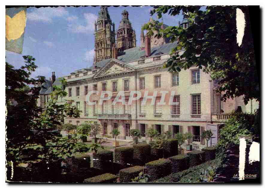 CPM Tours Le Musee des Beaux Arts et les Tours de la Cathedrale Saint Gatien 
