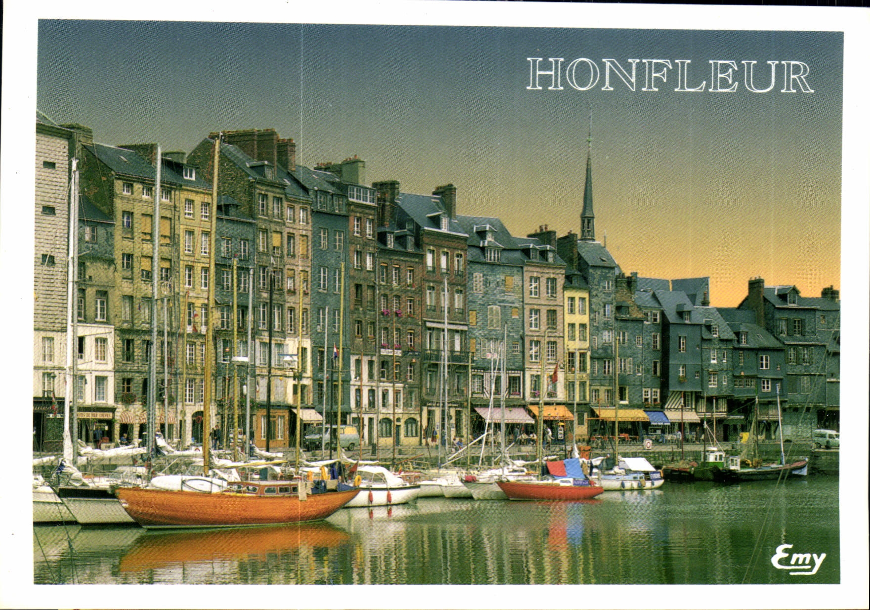 Honfleur — Le vieux bassin, le quai Sainte-Catherine et ses façades typiques — Emy
