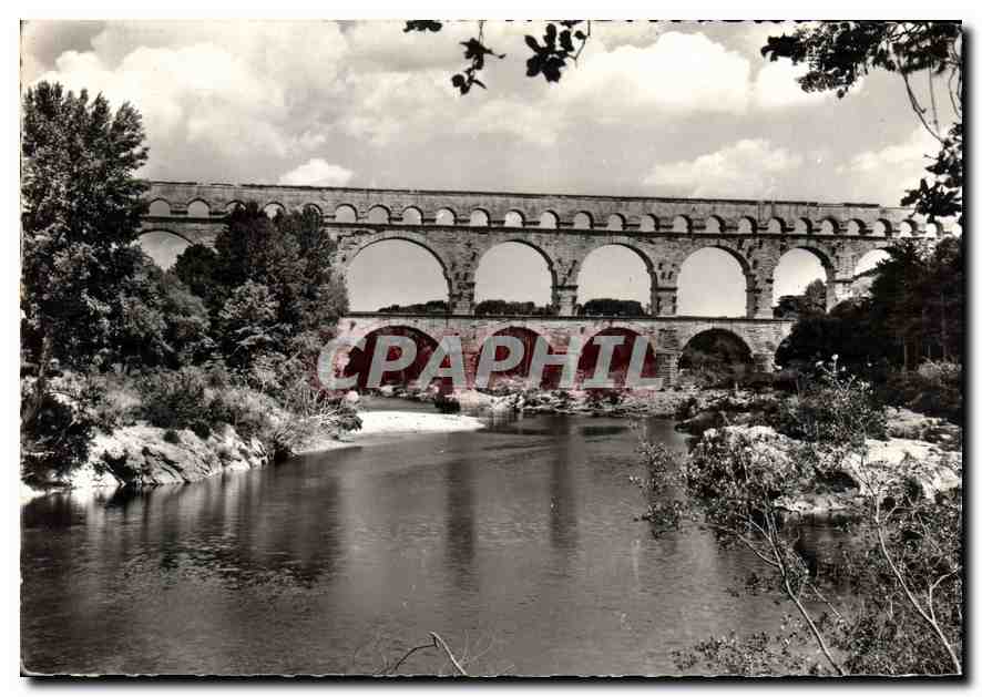 CPM Le Pont du Gard Aqueduc romain construit avant l'ere chretienne sur l'ordre d'Agrippa 