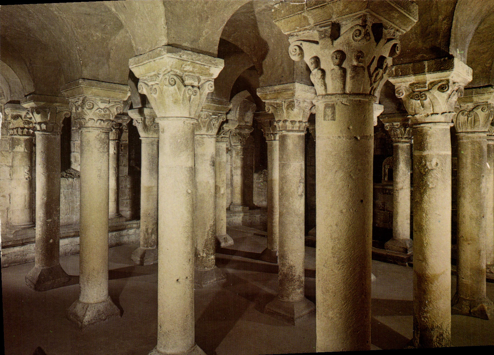Caen — Abbaye aux Dames — Crypte — Église de la Trinité (XIIe-XIIIe s.)
