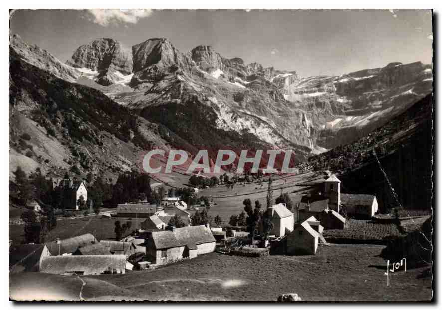 CPM Cirque de Gavarnie Le Village Massif du Marbore