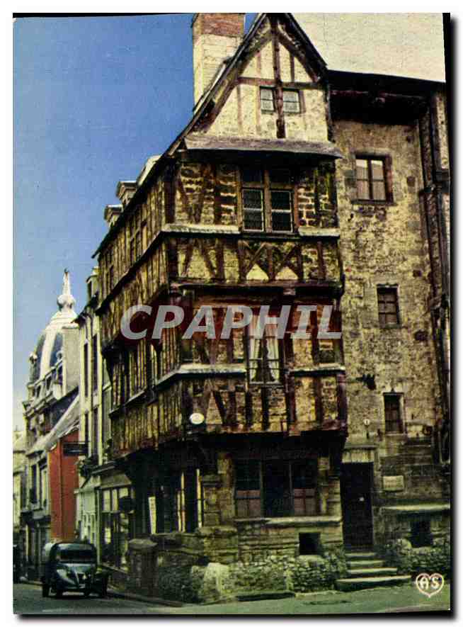 CPM Lisieux Calvados Maison du XV siecle rue St Martin 
