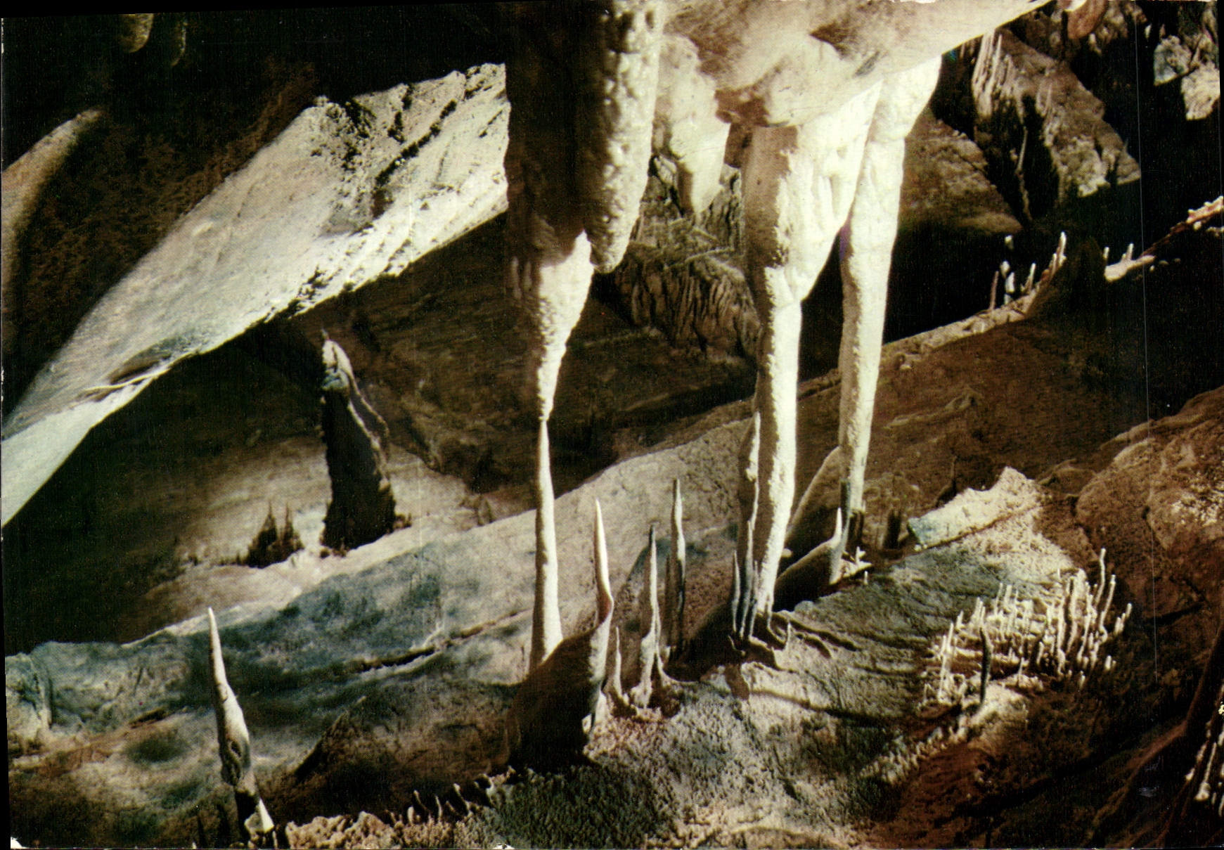 CPM En Quercy Les grottes de Lacave Le Calvaire 