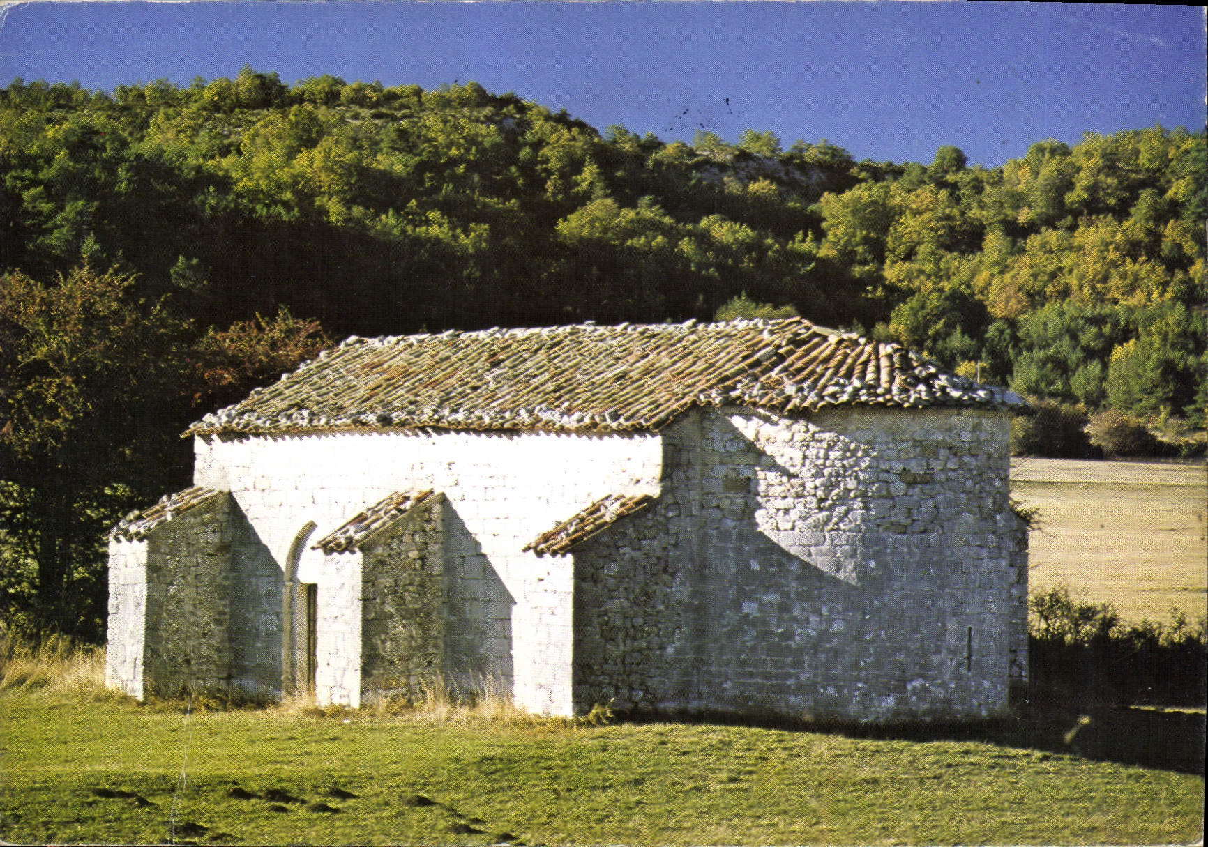 CPM Chapelle de Mouen Age dans le Haut Pays Provencal 