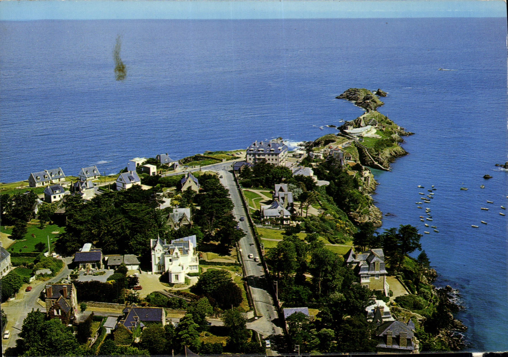 Saint-Lunaire (Ille-et-Vilaine) — Vue aérienne de la Pointe du Décollé — Les Éditions du Gabier, N° XN107