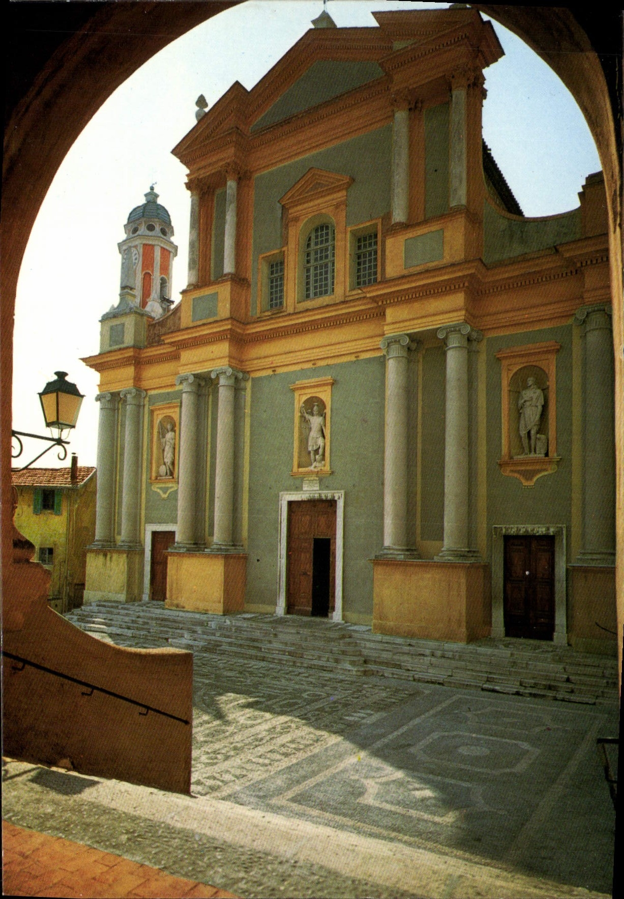 Menton — L'Église Saint-Michel (XVIIe s.) — Éditions M.I.R.E. Menton