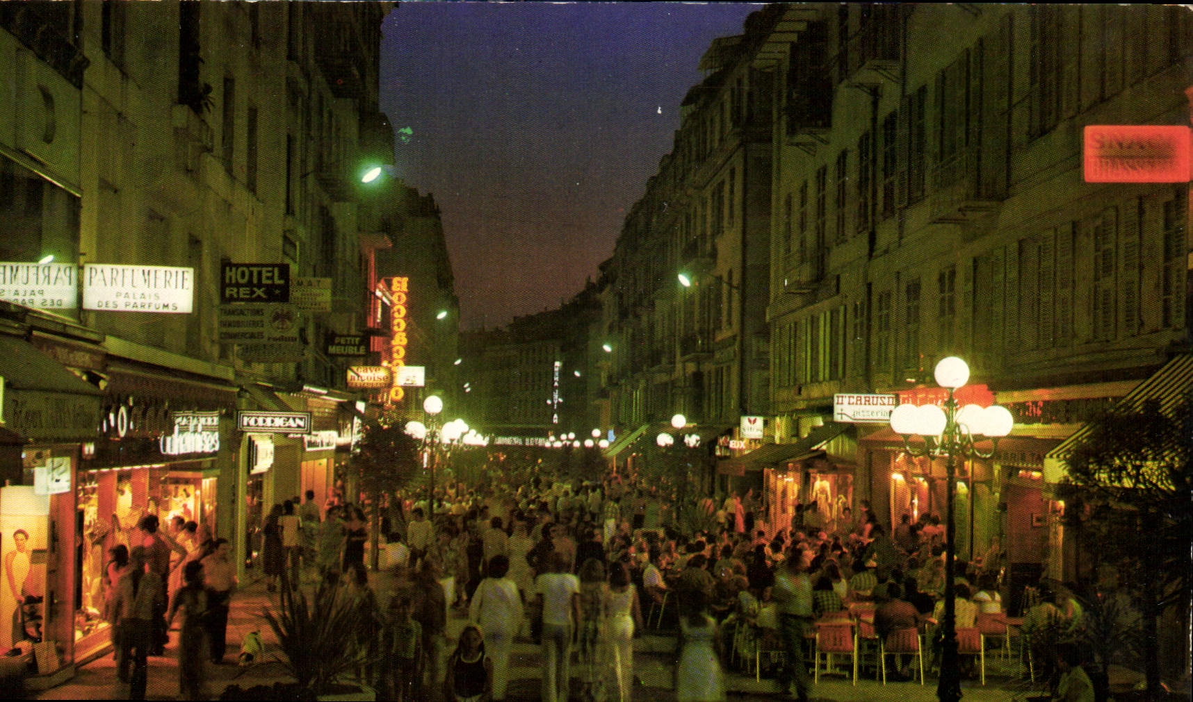CPM La Cote d'Azur Nice Rue pietonne la nuit 