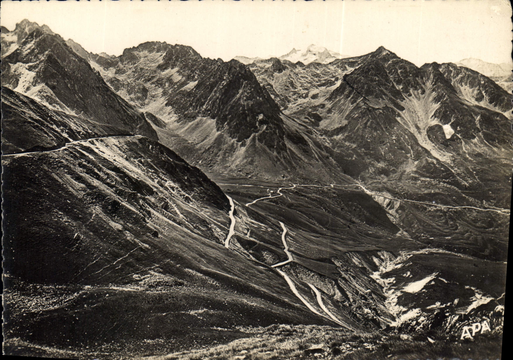 Luchon Pyrénées — Vue des Pics de l'Espada, du Pountou et des Glaciers de Néouvielle — Les Cartes APA-POUX