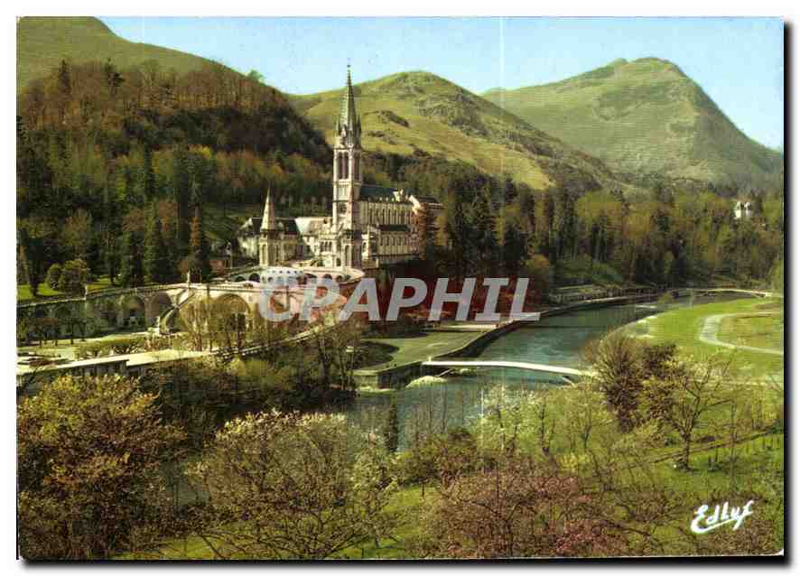CPM Lourdes La Basilique le gave et les nouveaux ponts inaugures le Mars 1966 