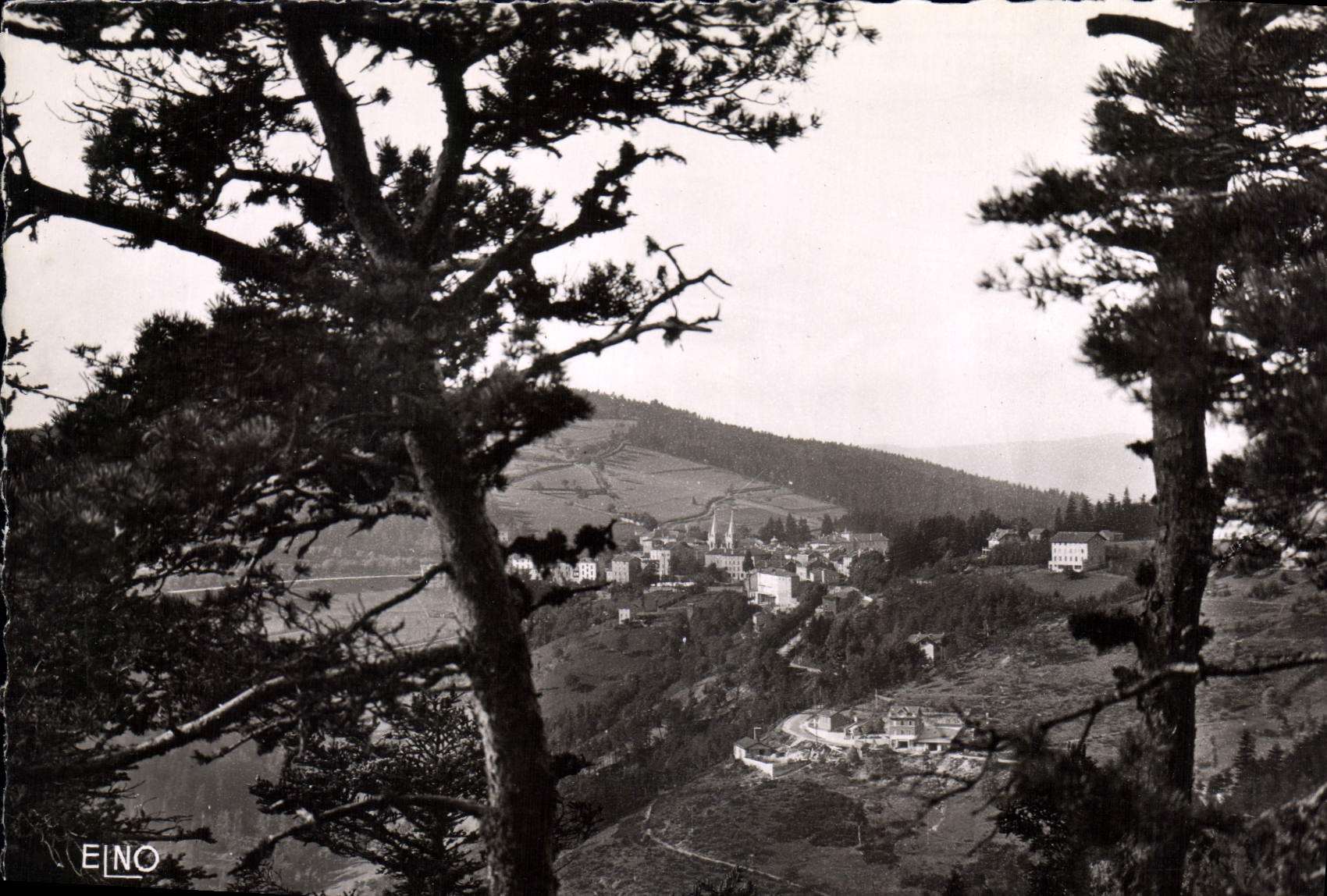 CPM La Louvesc Ardeche Paysage pris de Rochelipe   