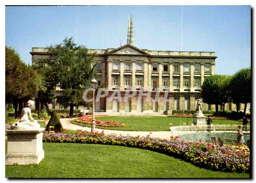 CPM Bordeaux Jardin de la Mairie Hotel de Ville 