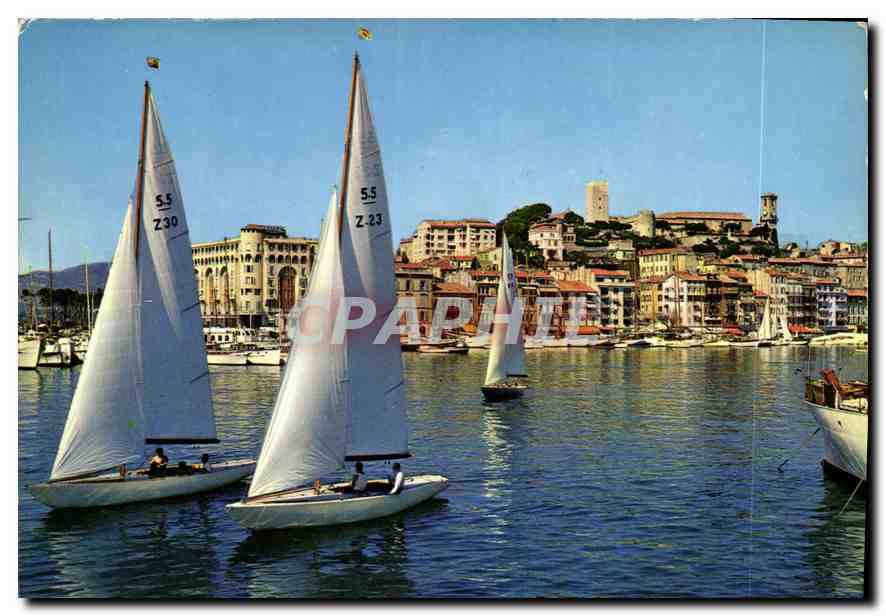 CPM La Cote d'Azur Cannes Le Depart des Regates 