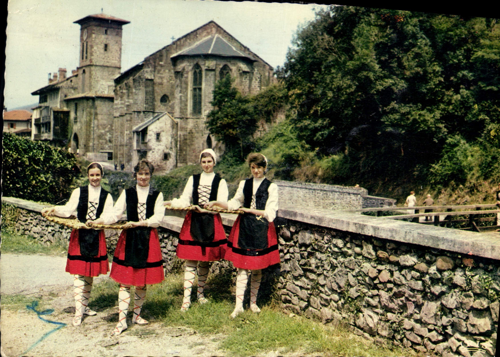 Danse des Marchandes de poissons — Folclore vasco — Grupo Garaztarrak, Saint-Jean-de-Pied-de-Port