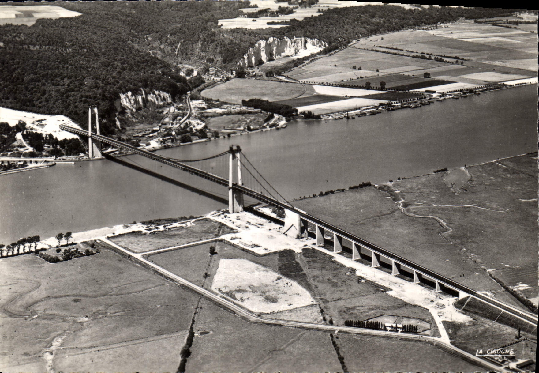 CPM Le Pont de Trancarville S Mme 