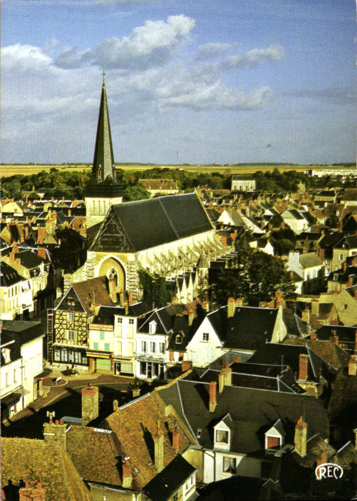Église Saint-Cyr — Issoudun (Indre) — Photo J. Bouchet, série 'Vue Générale'