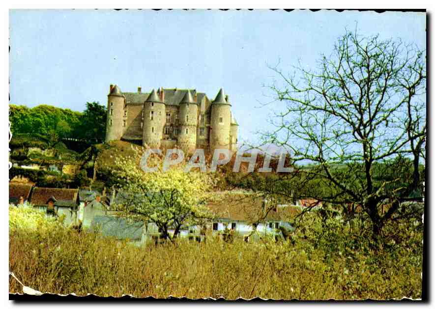 CPM Vallee de la Loire le Chateau de Luynes la Lourdeur Massive des Construction anciennes unie aux 
