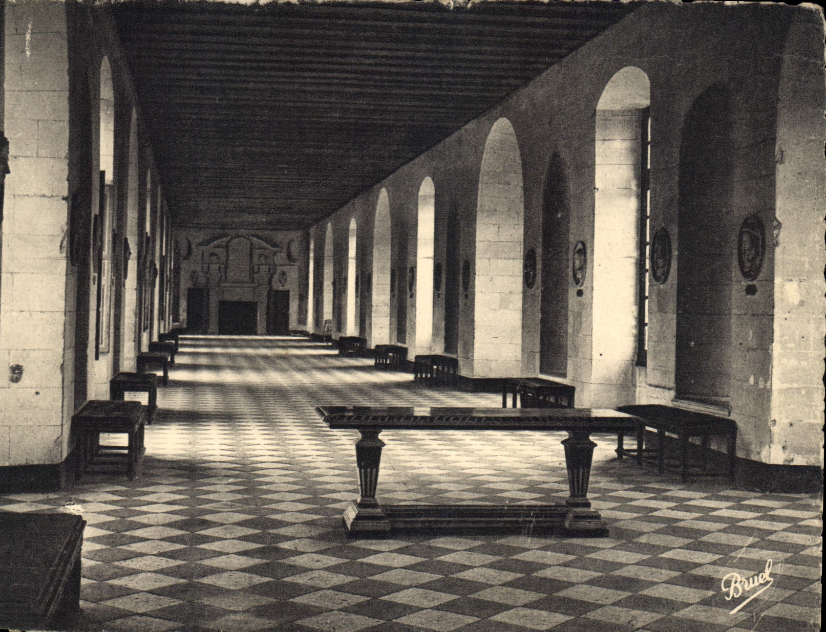 CPM Chenonceaux I et L le Chateau Mon hist la Galerie sur le Cher 