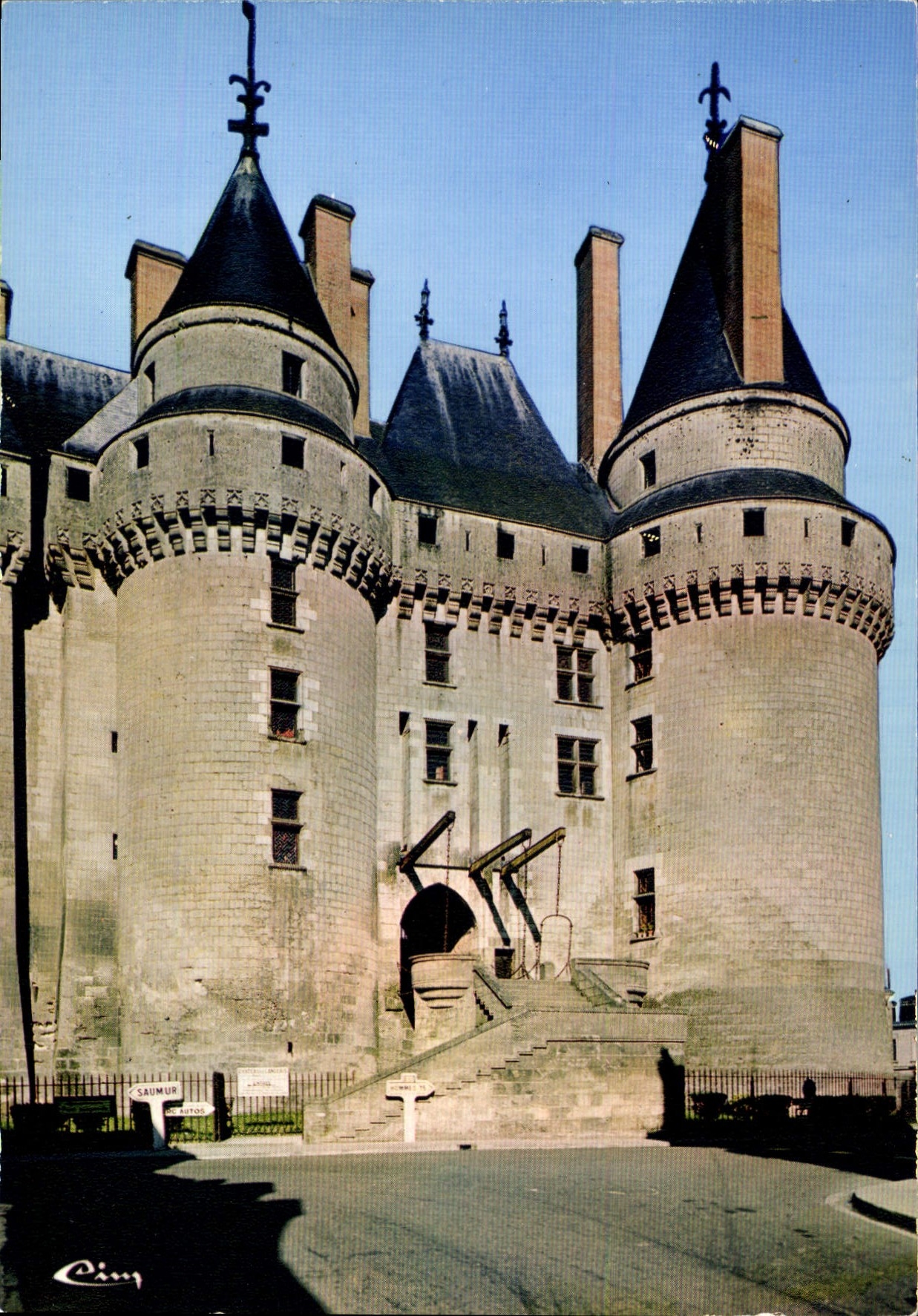 Château de Langeais — entrée et pont-levis — Imprimeur Maccon