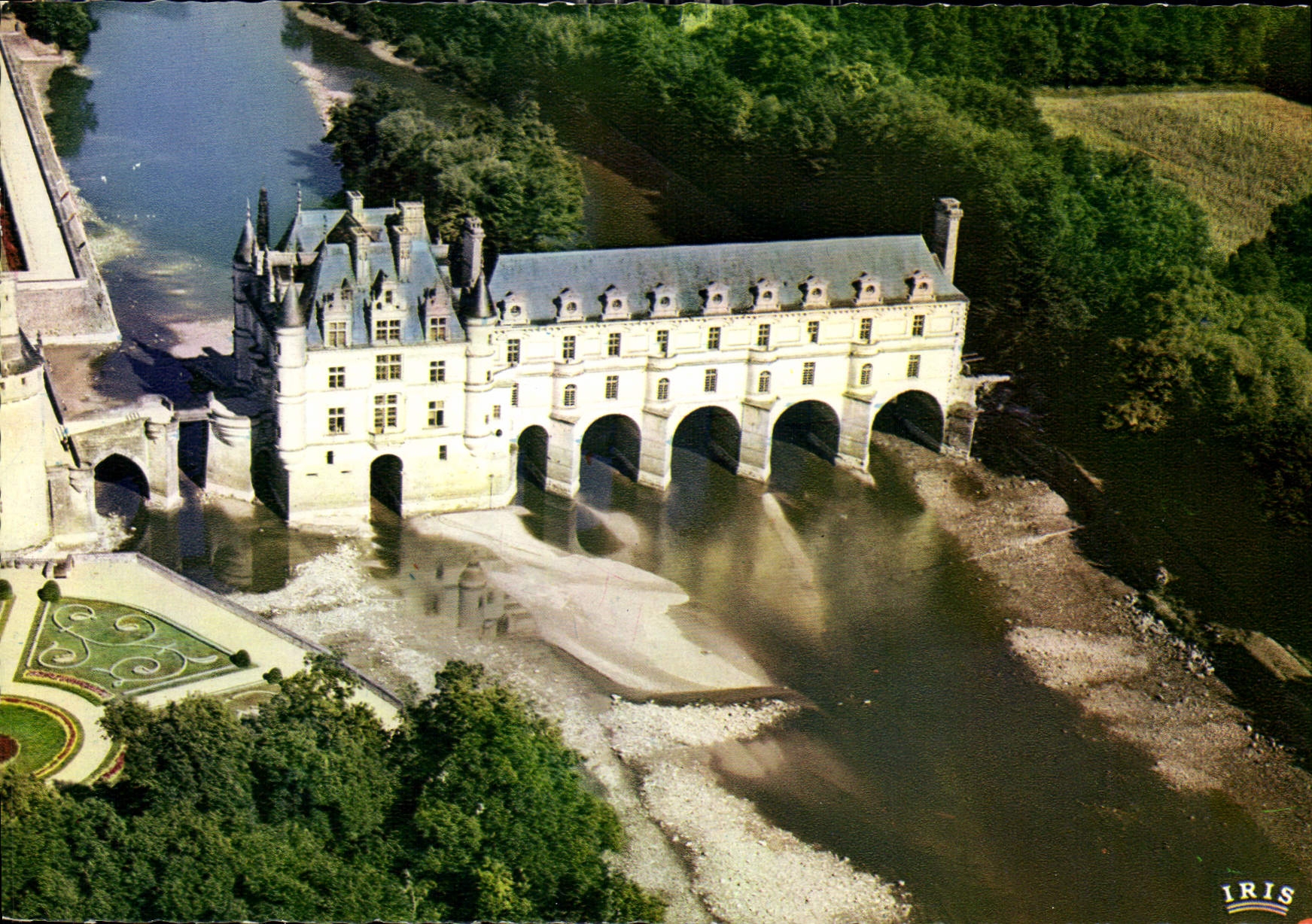 CPM Chenonceaux le chateau vue aerienne 