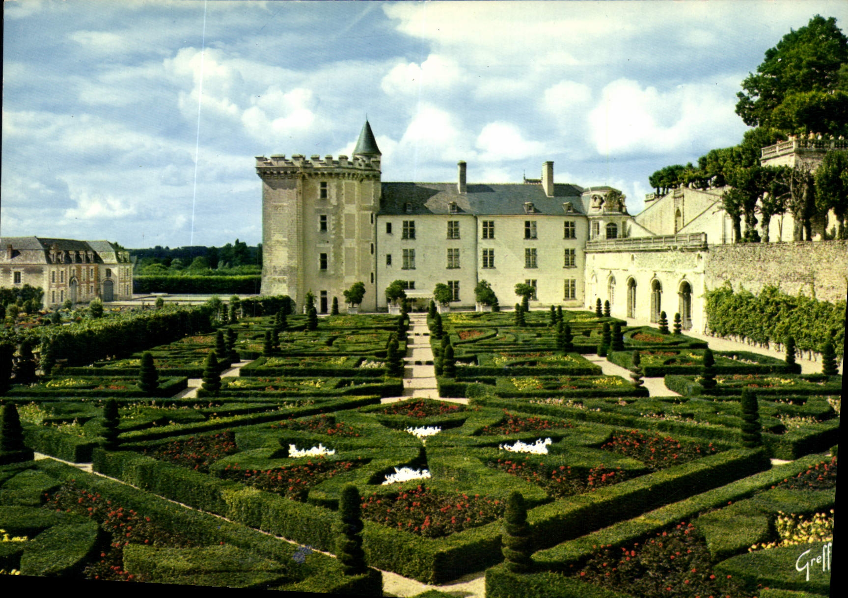 CPM Les Chateaux de la Loire Chateau de Villandry Indre et Loire le Chateau et les Jardins de buis c