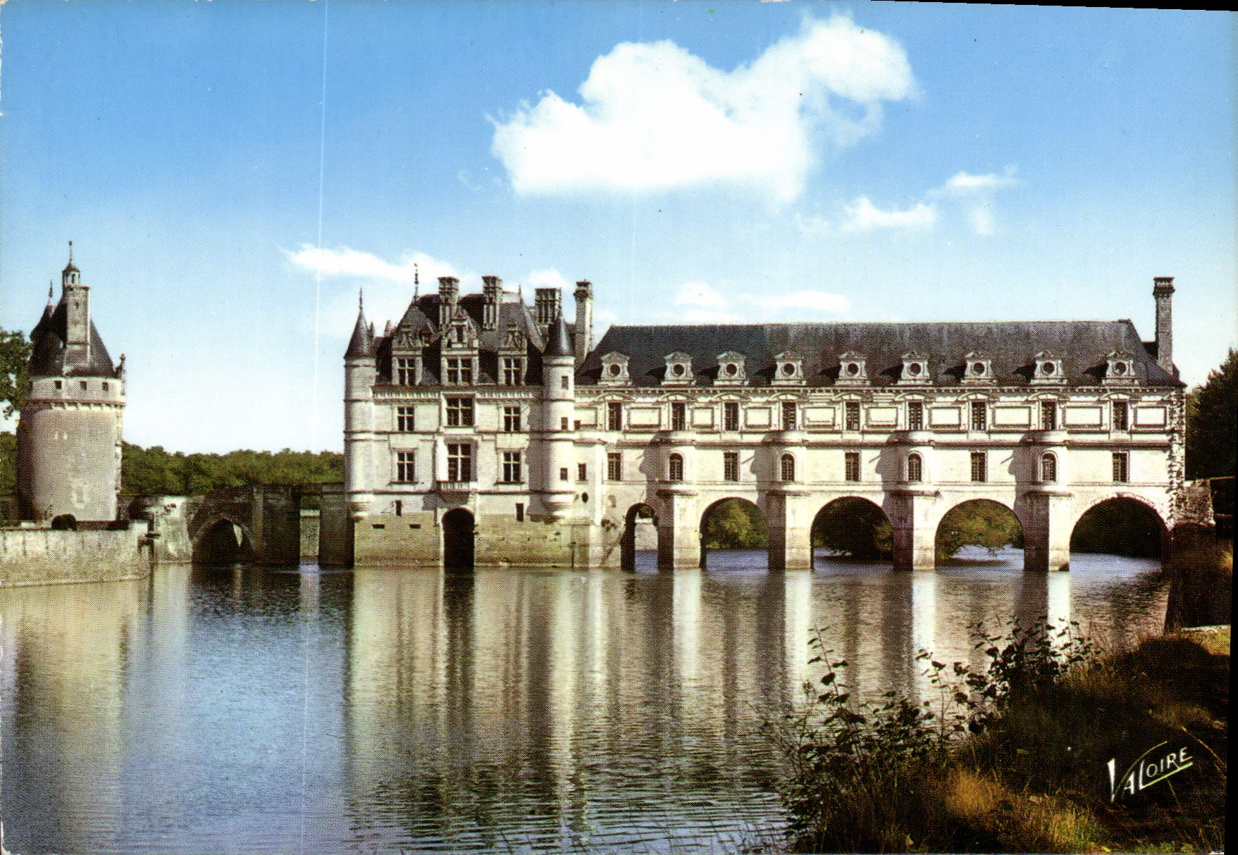 CPM Les Merveilles du Val de loire Chenonceaux Indre et Loire Le Chateau XVe XVIIe siecle sur le Che