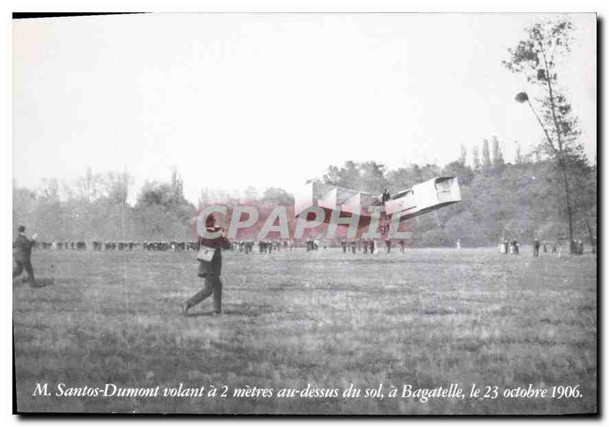 CPM M Santos Dumont Volant a 2 netres au dessus du sol a Bagatelle le 23 octobre 1906 