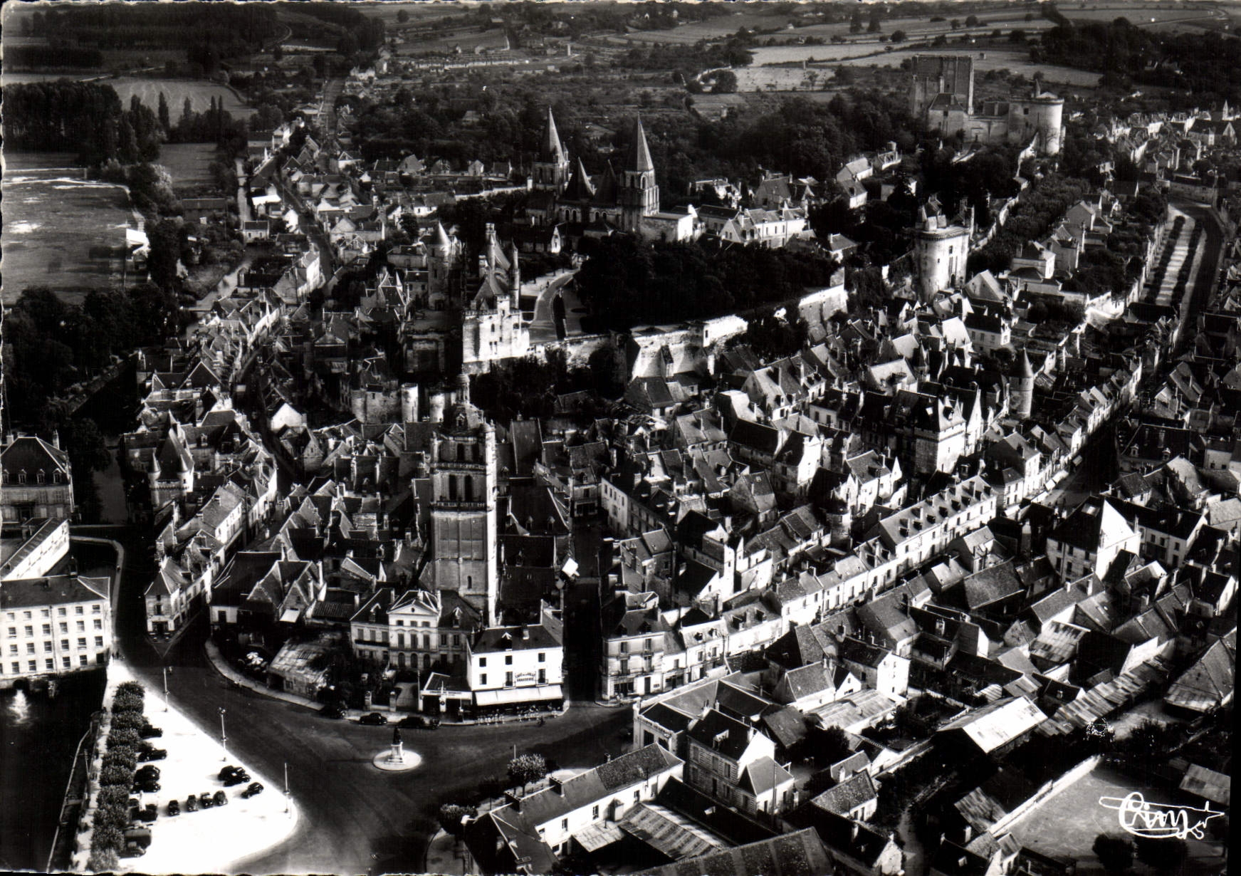 CPM Loches I et L vue panoramique aerienne 
