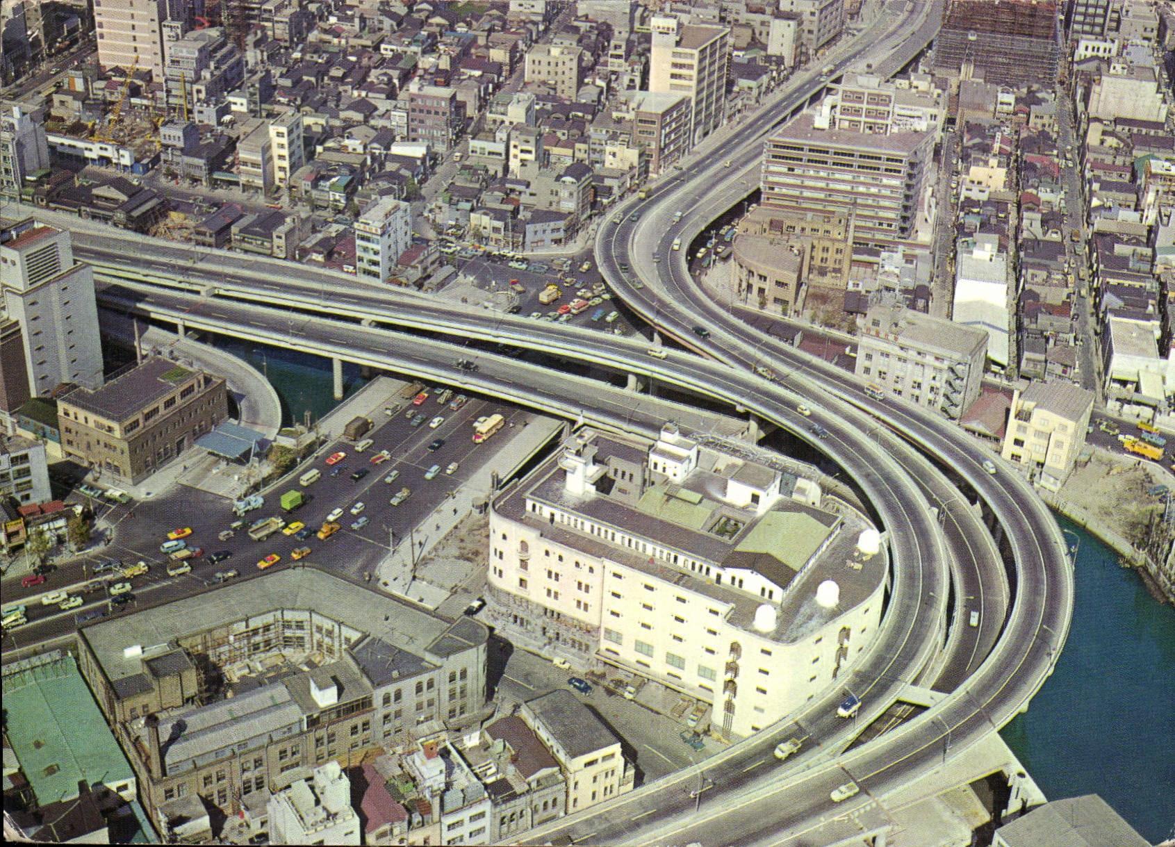CPM The expressway interchange at Nihombashi one of the busiest centers of Tokyo 