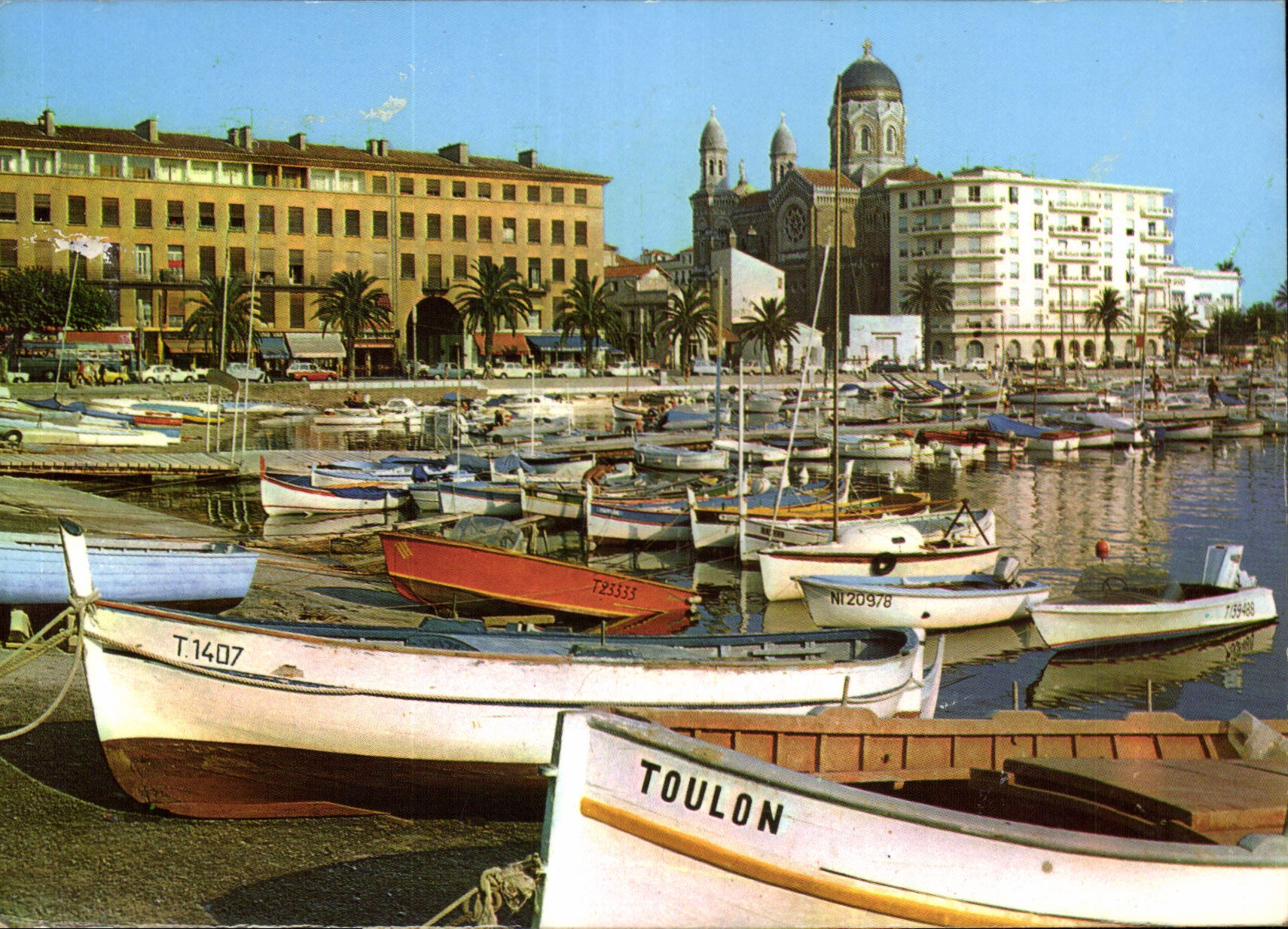 Toulon — Port avec bateaux et église — Éditions Chronométrie