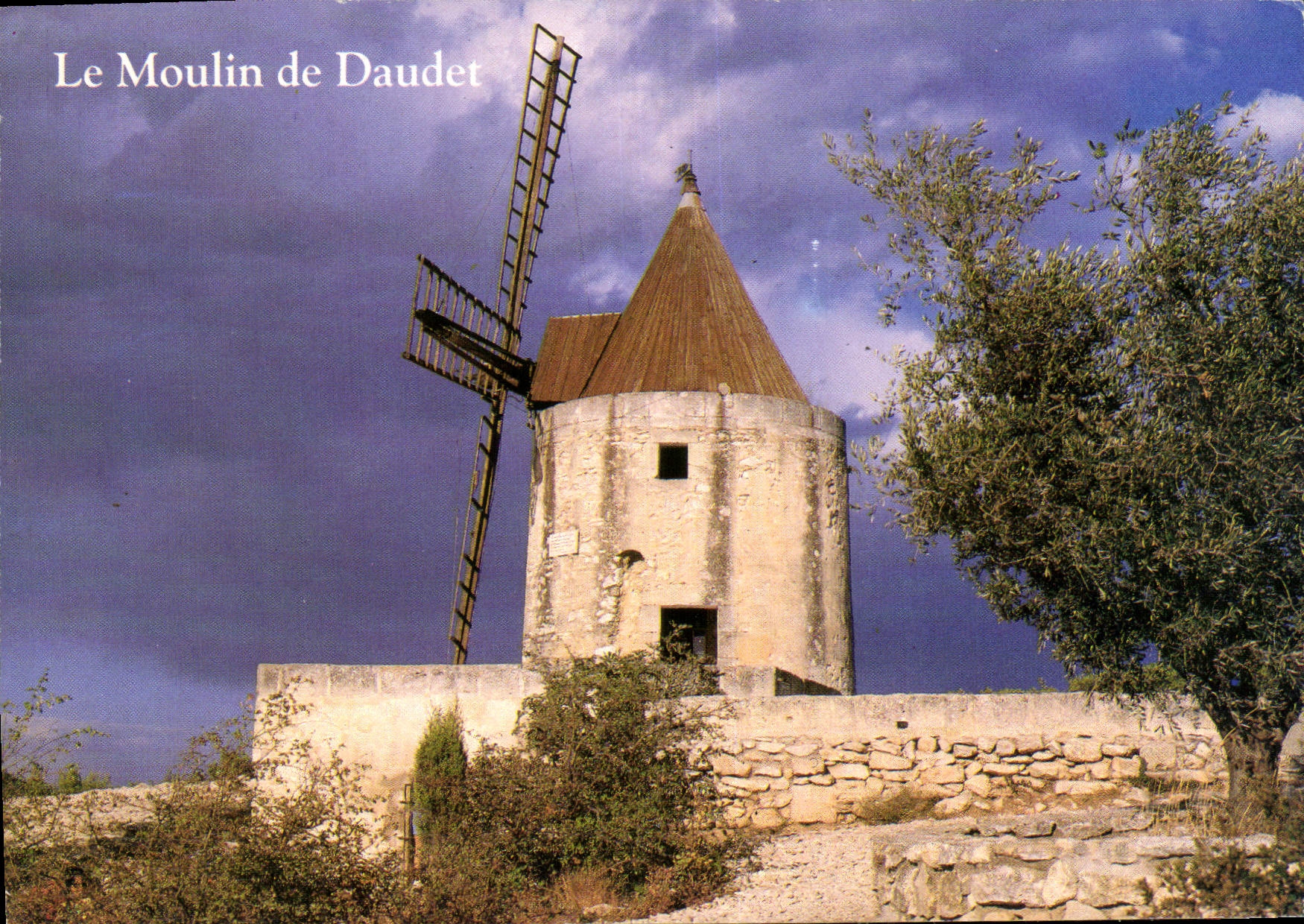 CPM Sites de Provence Fontvieille le Moulin d'Alphonse Daudet 