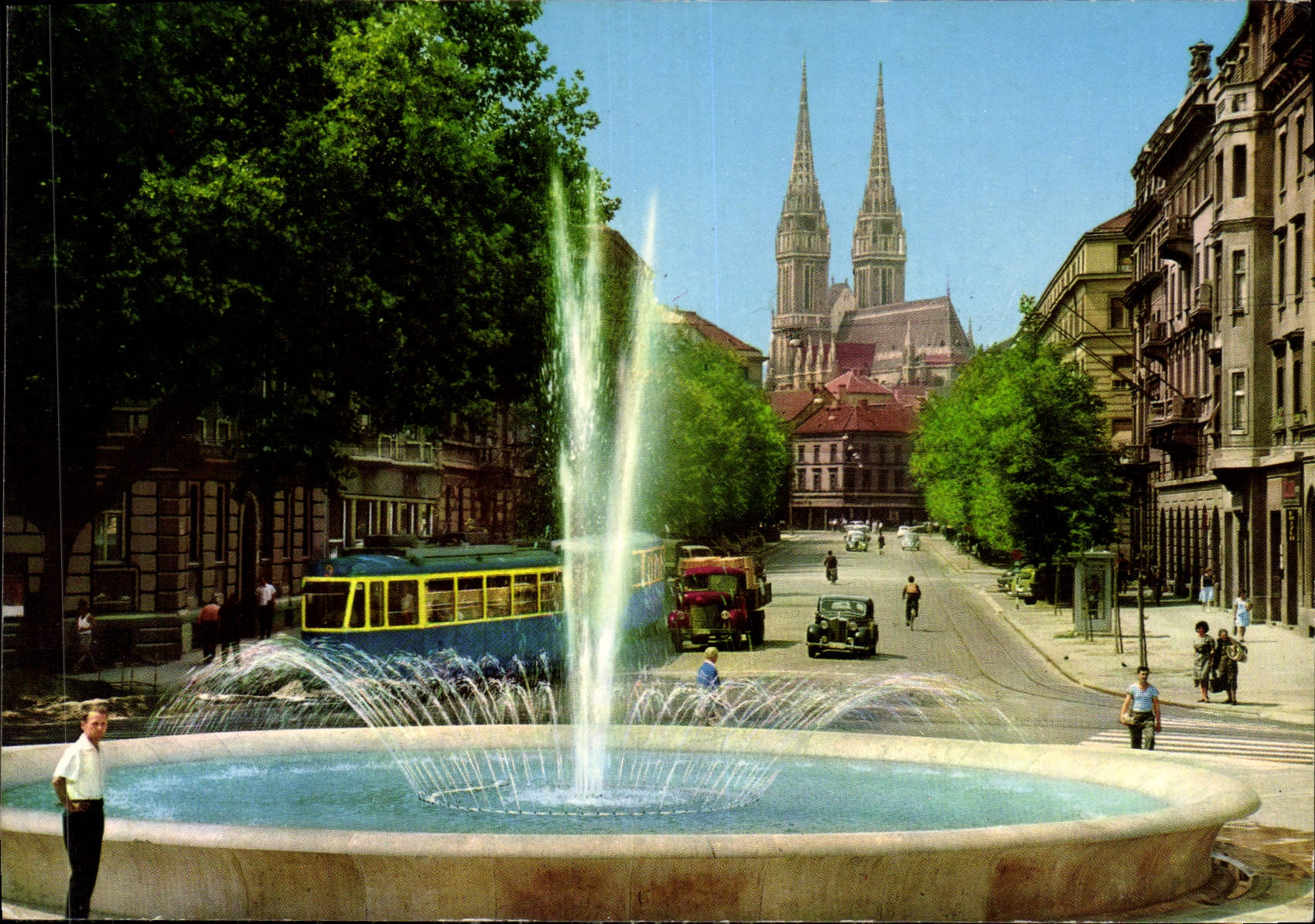 Place de la Cathédrale — vue avec fontaine et tramway — éditeur Krause, n° 1023/8