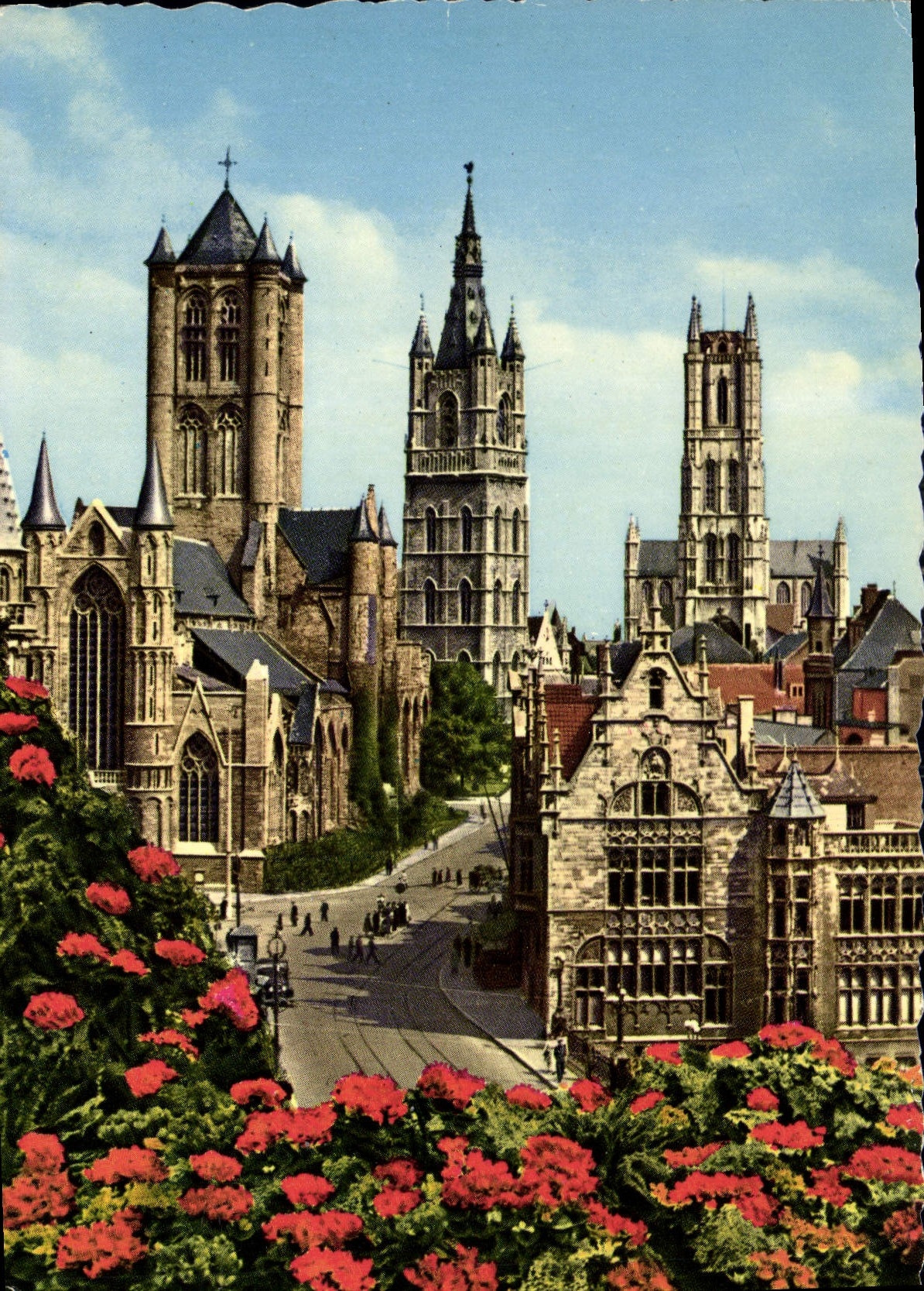 CPM Gand Cathedrale S Bavan Beffroi et Eglise St Nicolas 