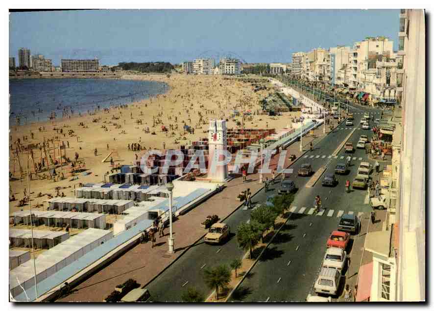 CPM Les Sables D'Olonne Vendee le Remblai la Pendule la Plage 