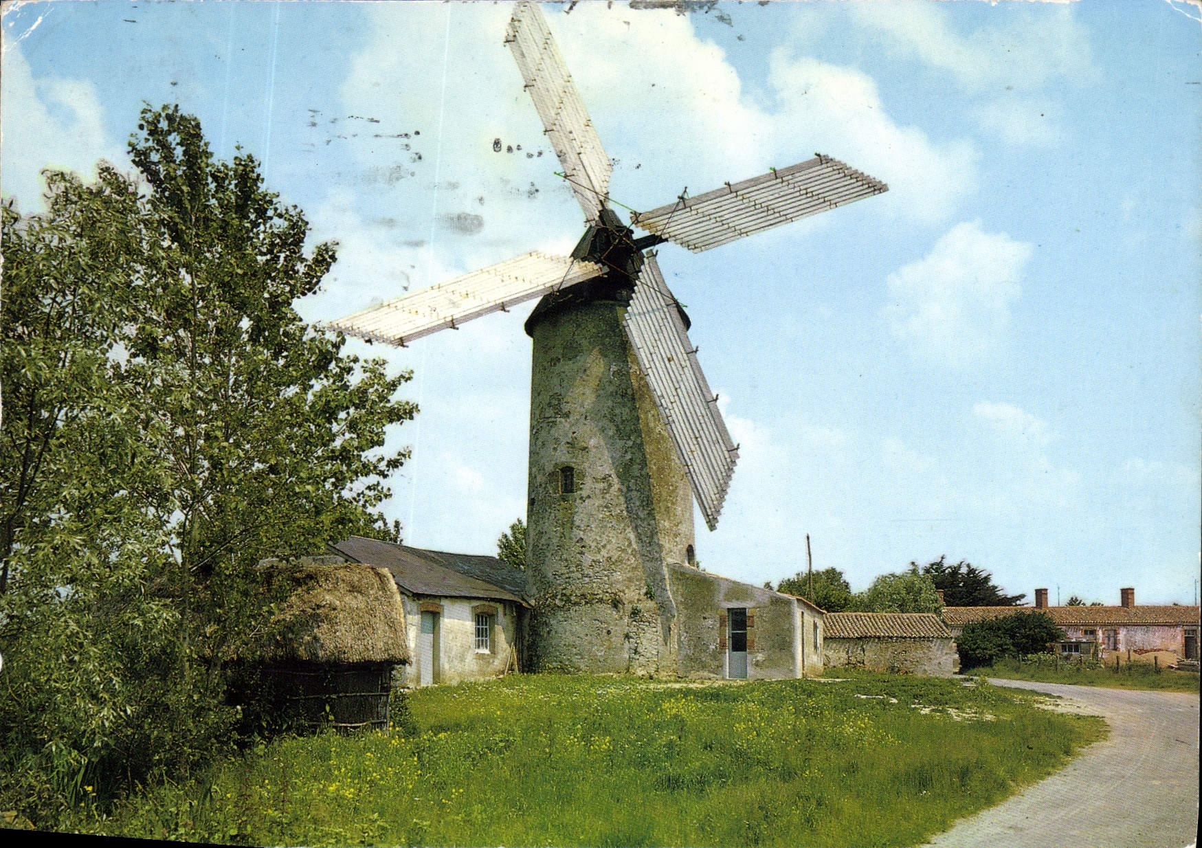 CPM Au Pays de Monts Vendee Moulin de Raire toujours en activite 