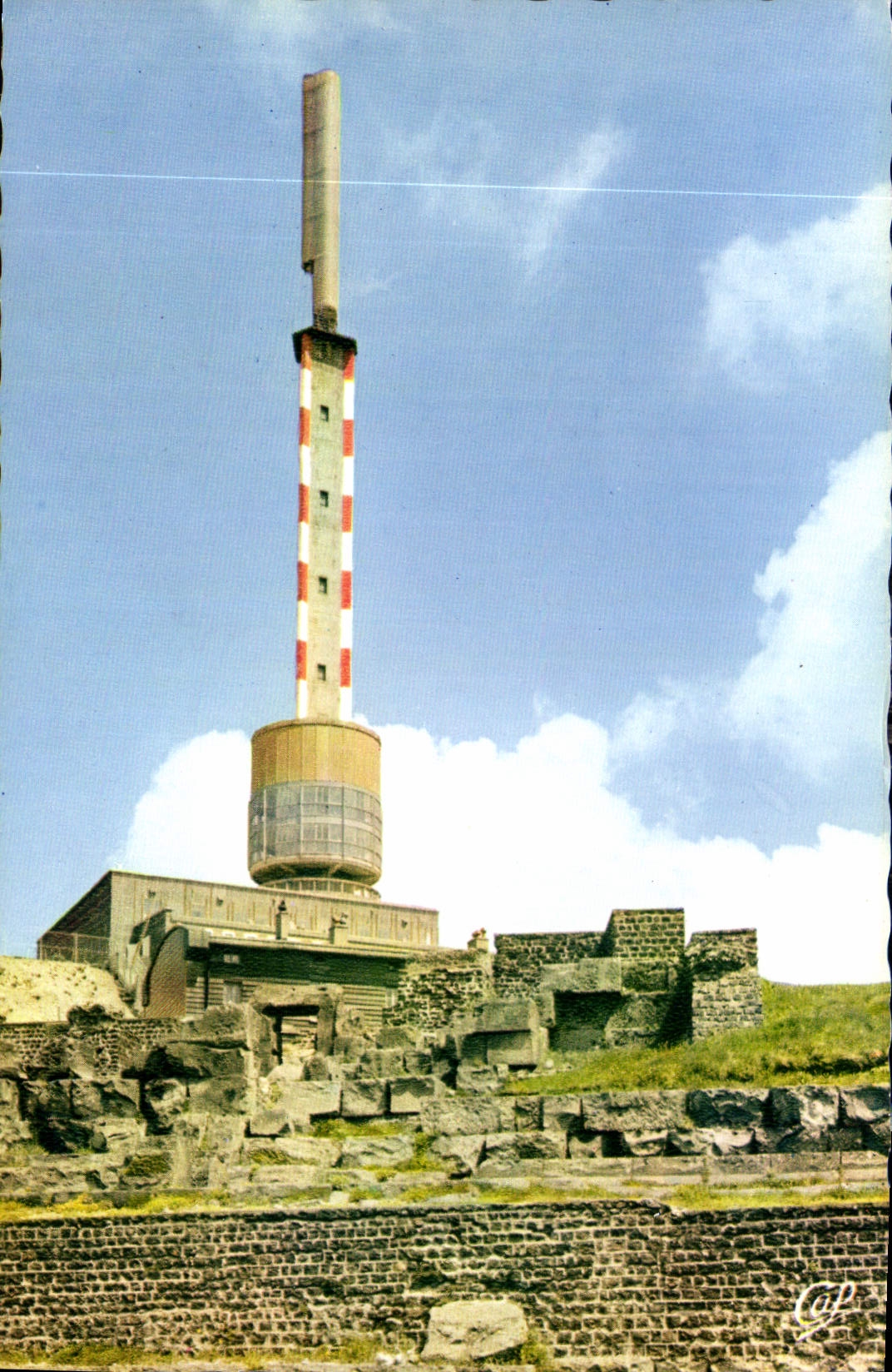 CPM le Sommet du Puy de Dome Ruines du Temple de Mercure et Tour de la R.T.F. 