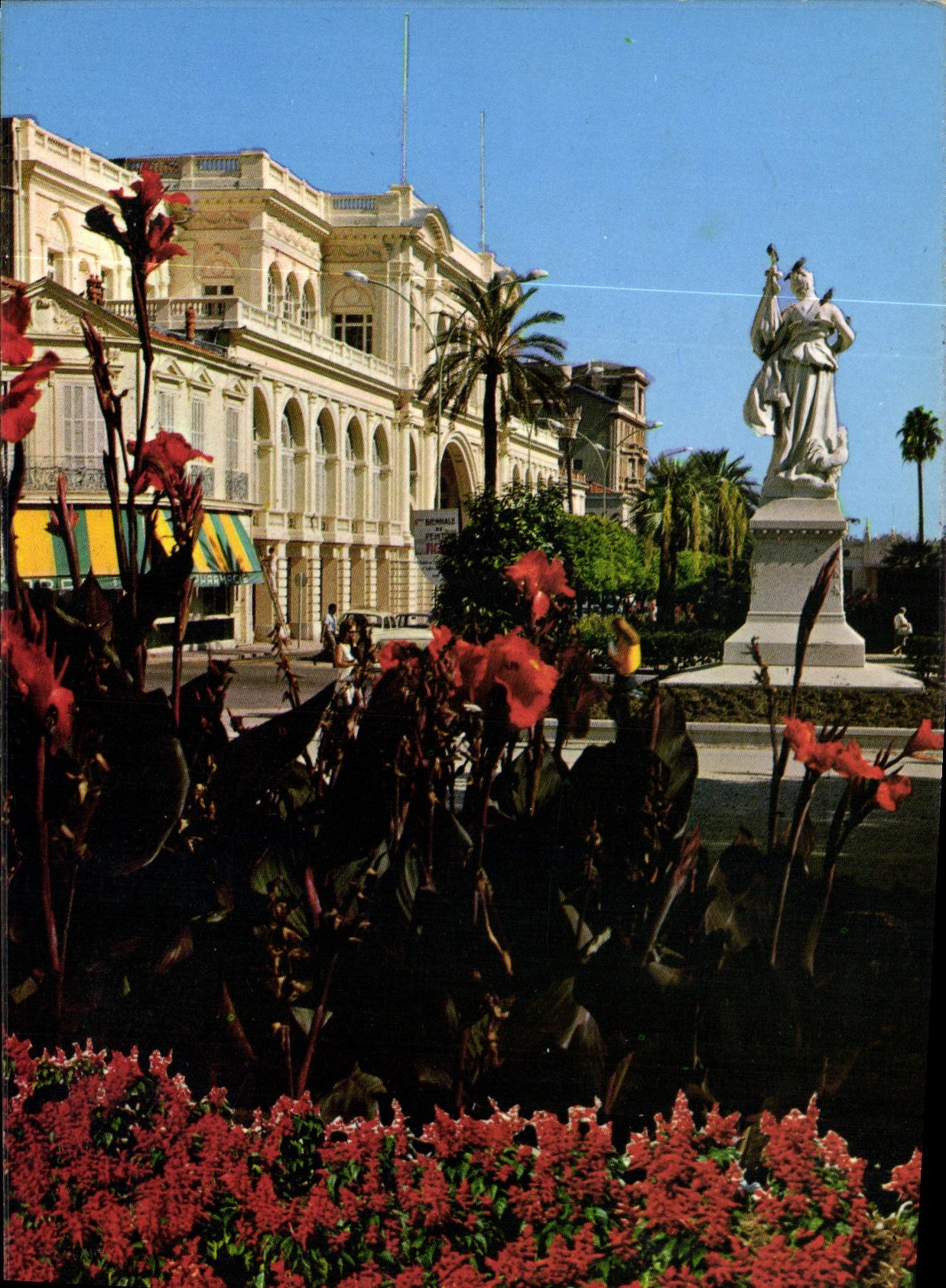 CPM Au soleil de la Cote d'Azur Menton A M le Palais de l'Europe et ses Jardins 