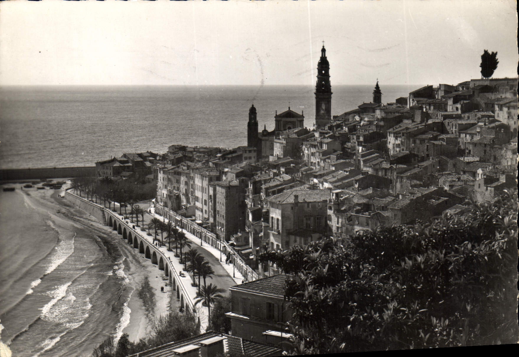 CPM Menton A M Vue generale du Vieux Menton 